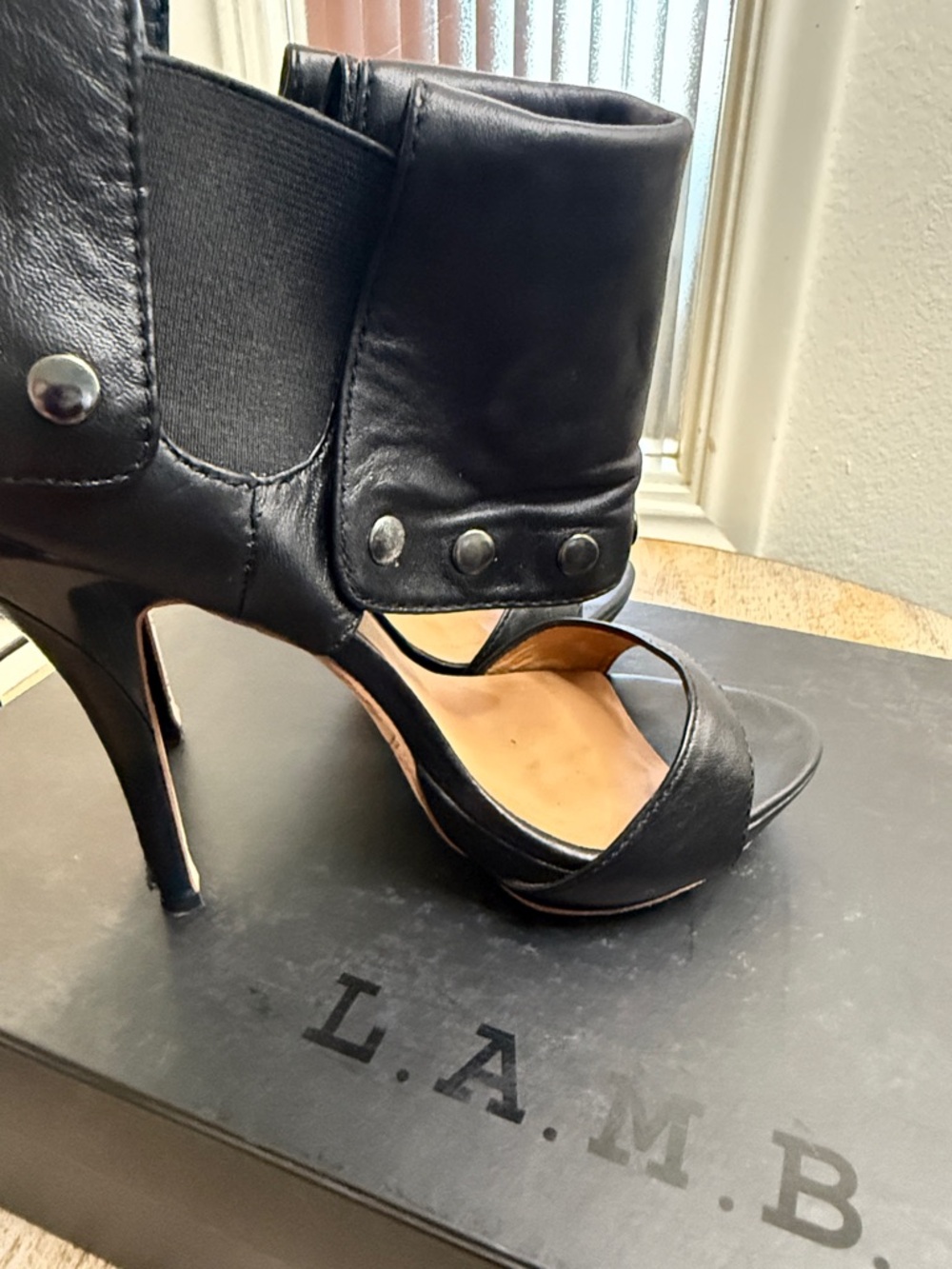 L.A.M.B. Women’s Black High Heel Leather Platform Ankle Cuff Sandals 8 - Picture 6 of 6
